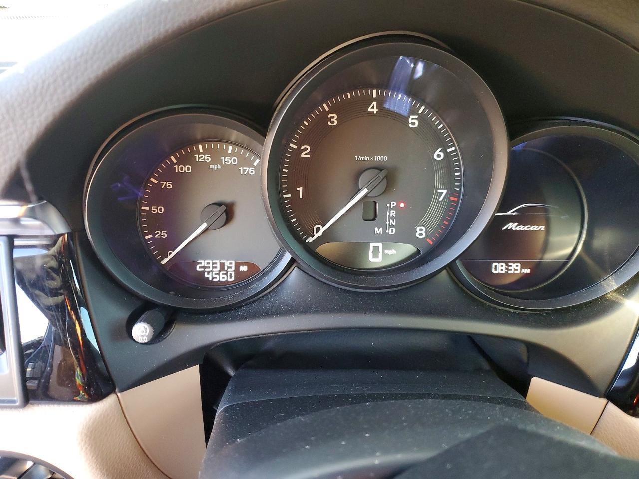 2024 PORSCHE Macan