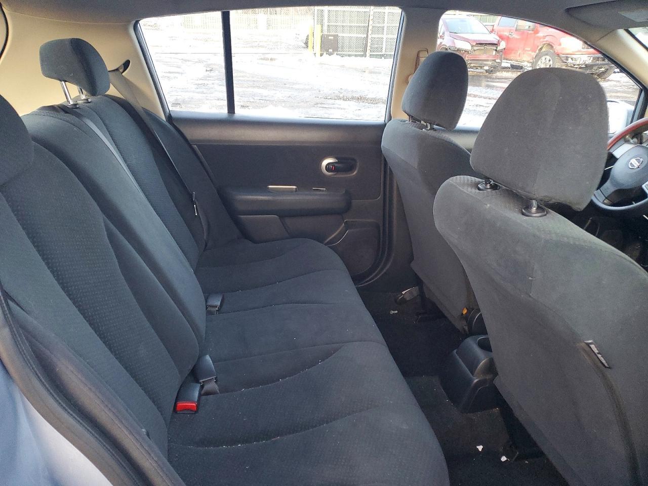 2010 NISSAN VERSA