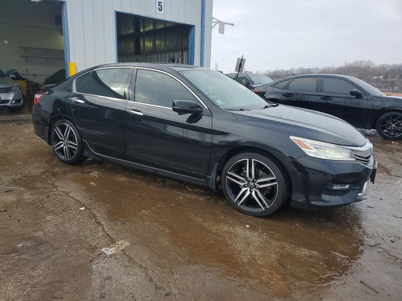 2017 HONDA ACCORD