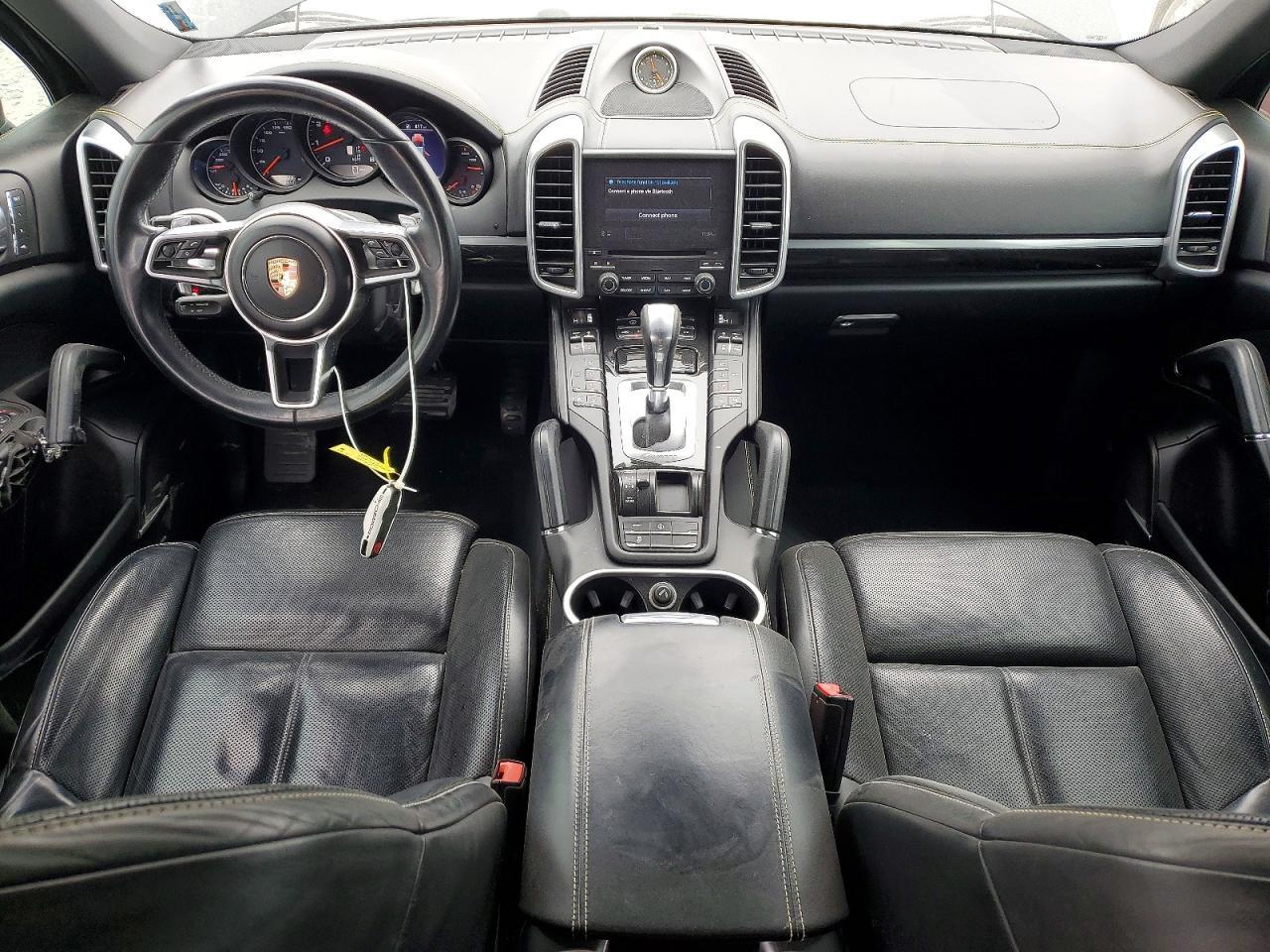 2017 PORSCHE CAYENNE