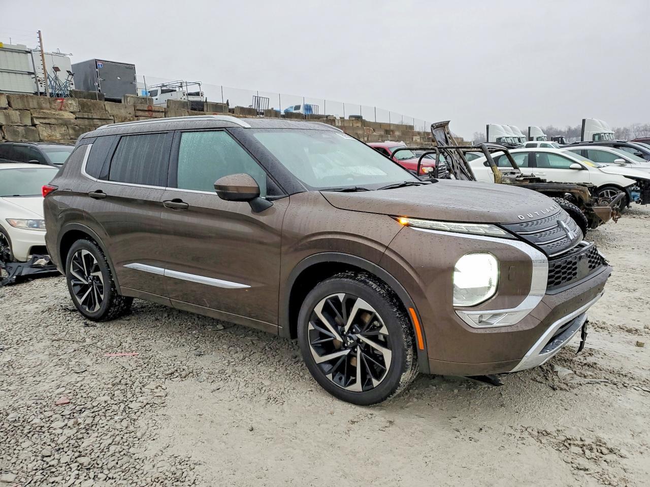 2022 MITSUBISHI outlander
