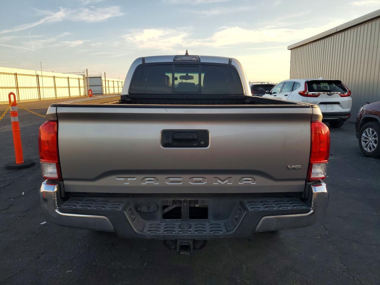 2016 TOYOTA TACOMA