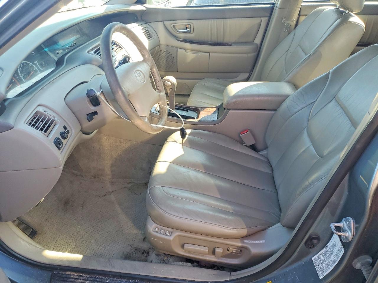2001 TOYOTA Avalon