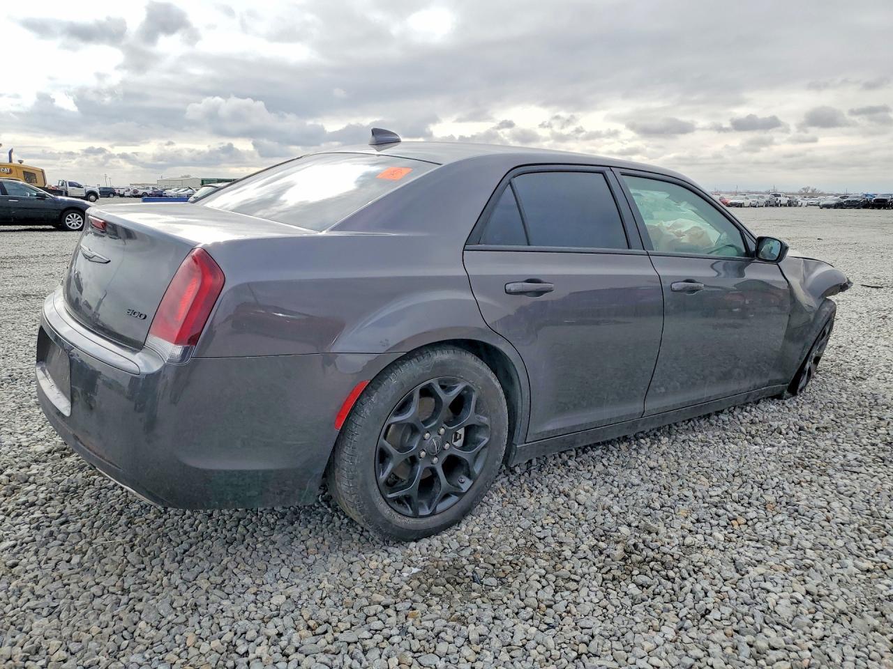 2022 CHRYSLER 300