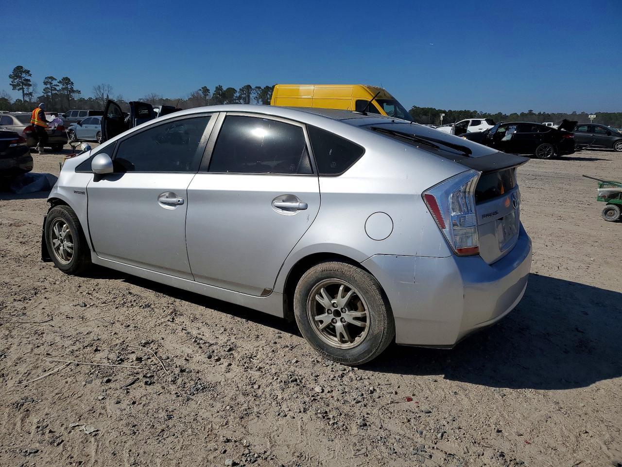 2011 TOYOTA PRIUS