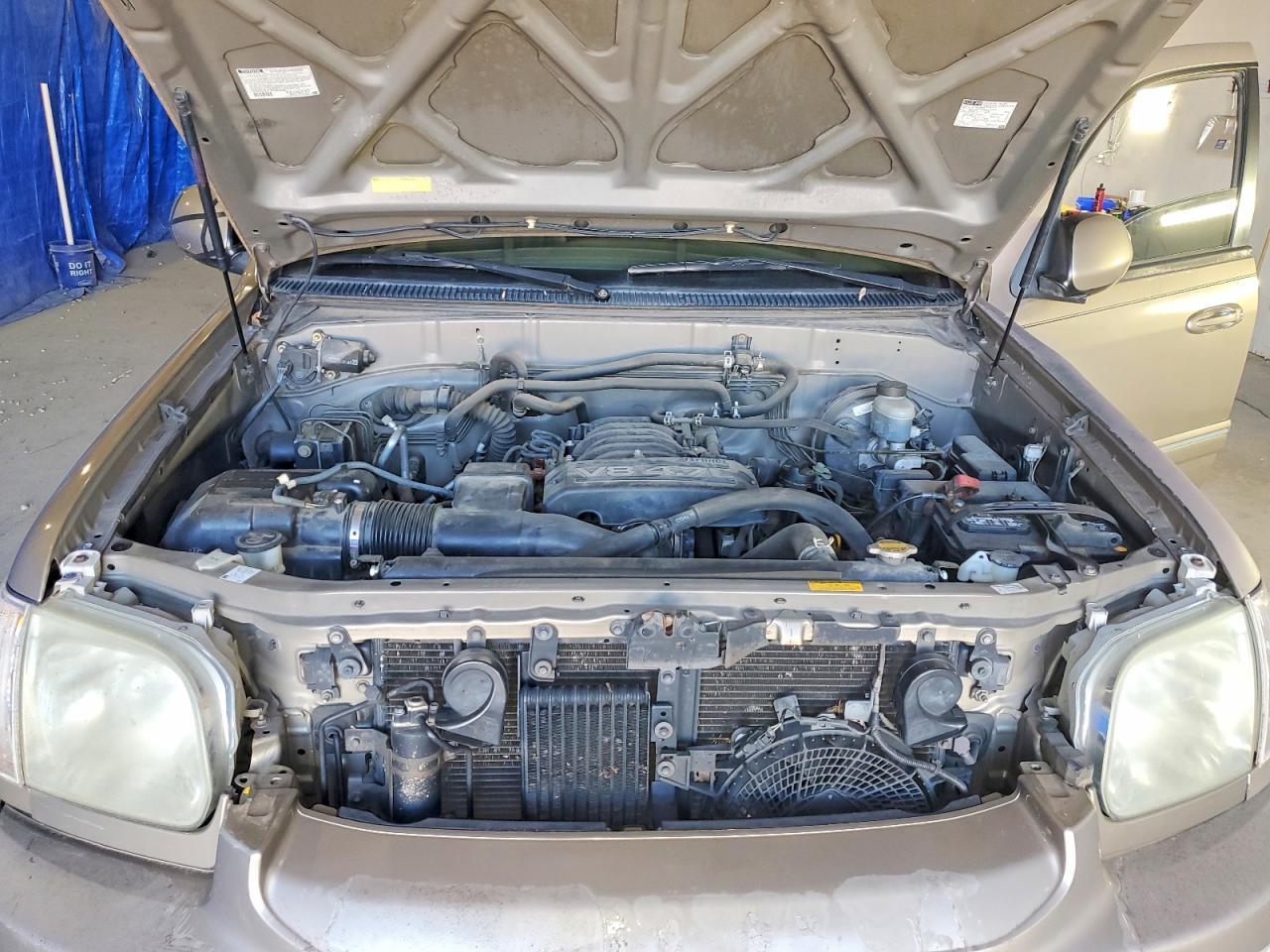 2005 TOYOTA Sequoia