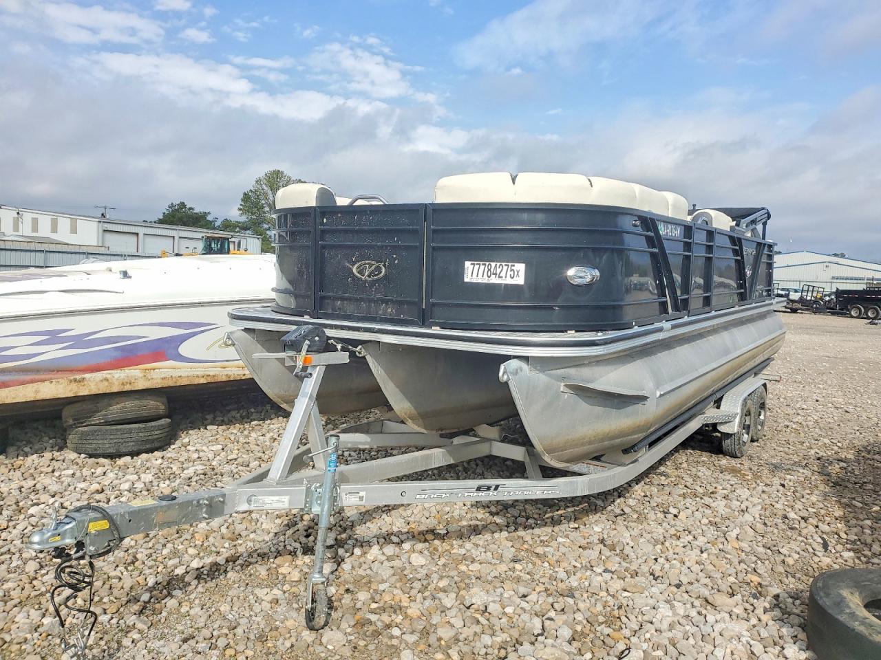 2021 Xpre Boat