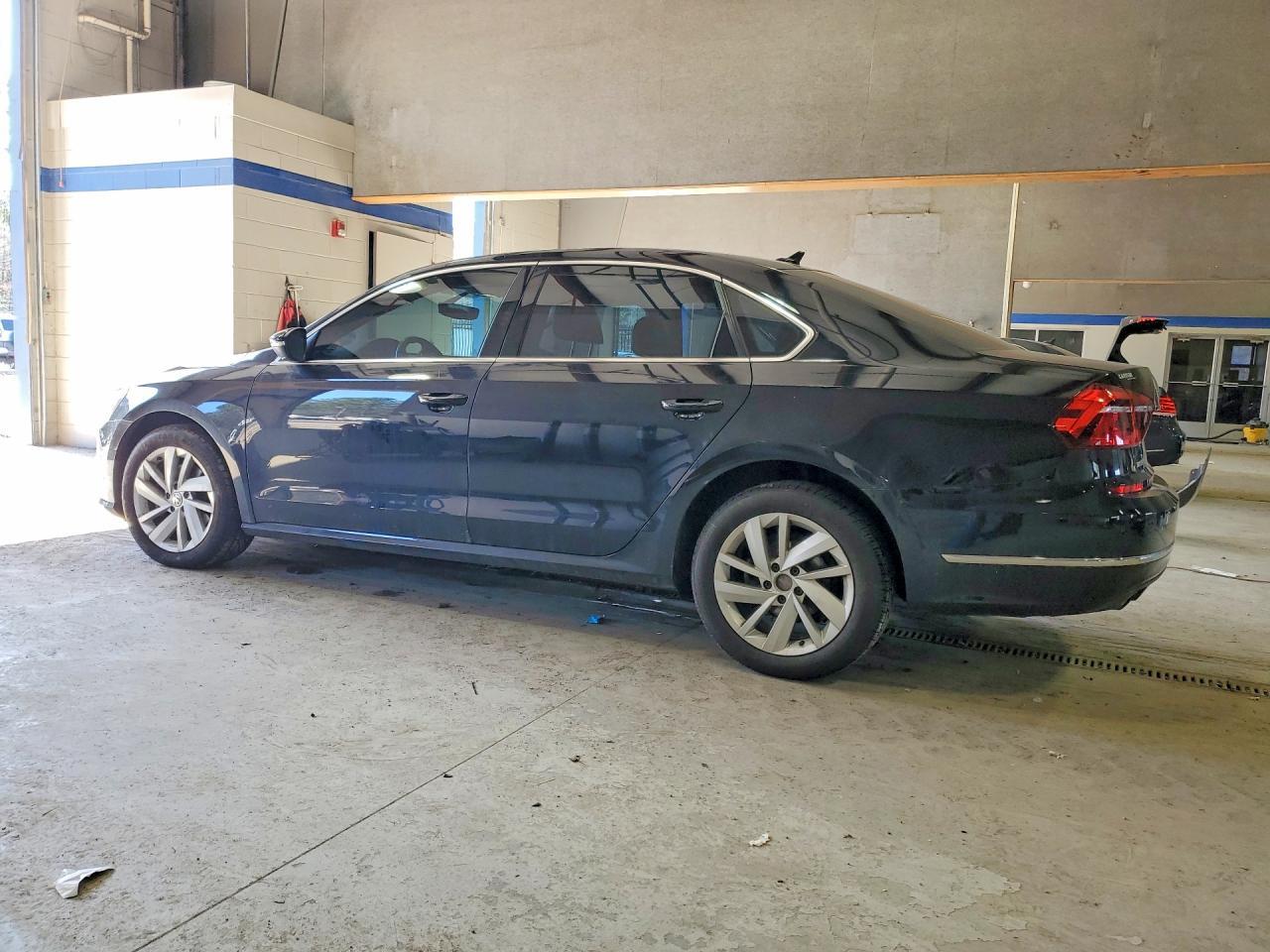 2018 VOLKSWAGEN Passat