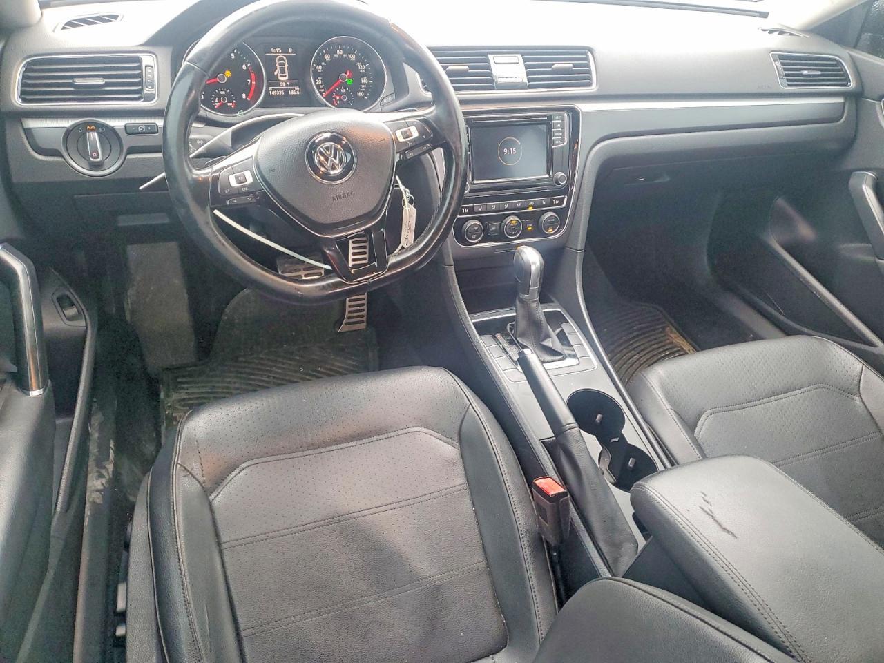 2018 VOLKSWAGEN Passat