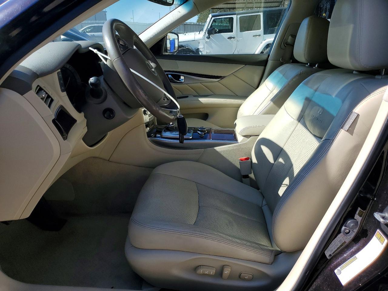 2012 INFINITI M37