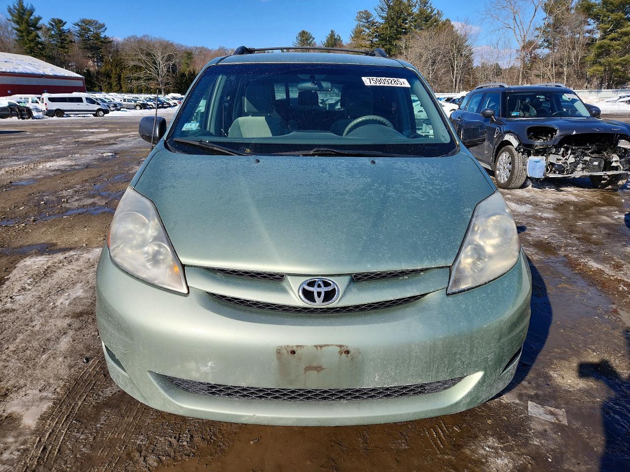 2009 TOYOTA SIENNA