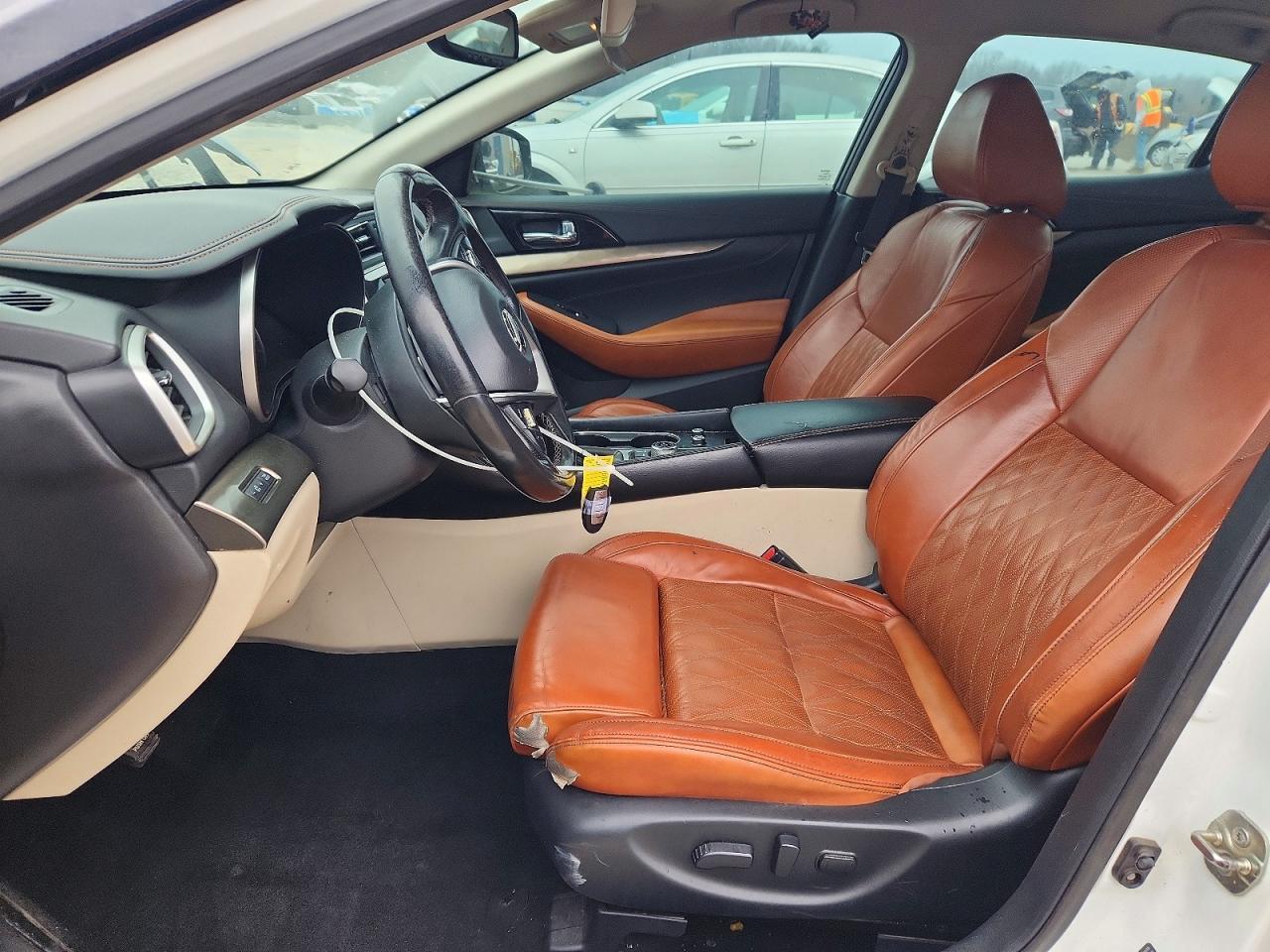 2016 NISSAN Maxima