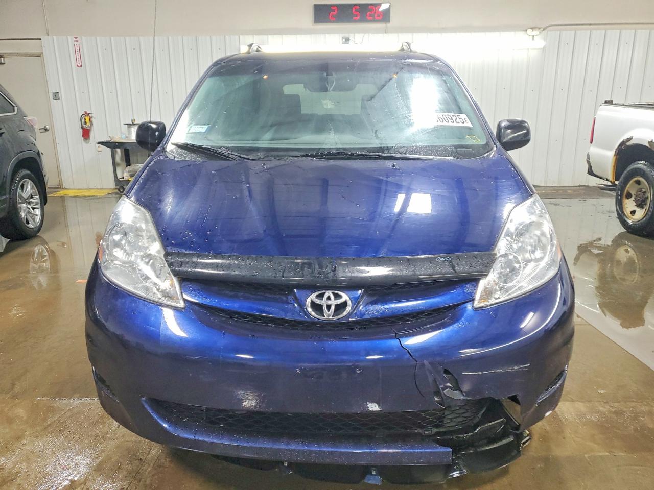 2007 TOYOTA SIENNA
