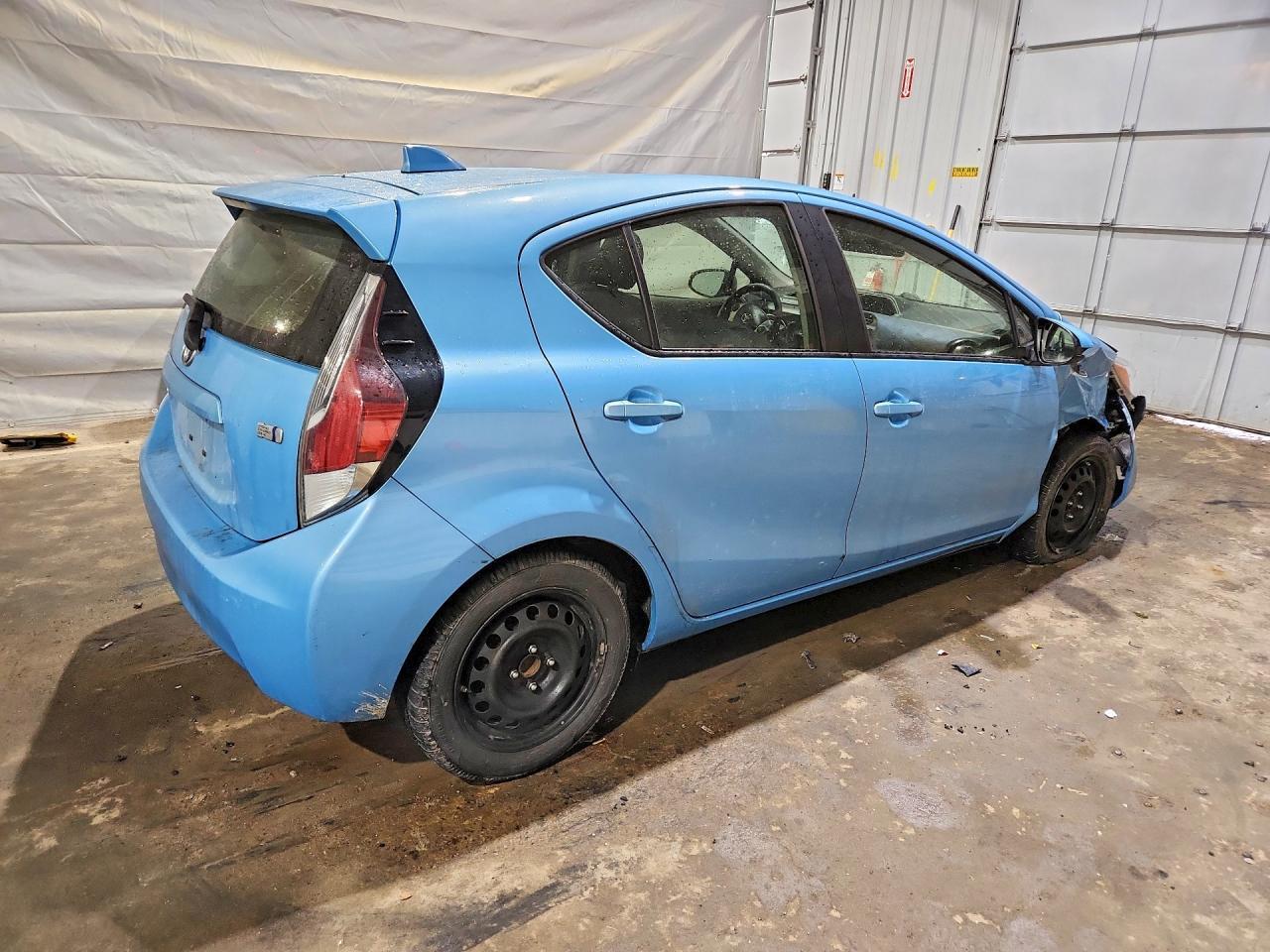 2016 TOYOTA Prius c