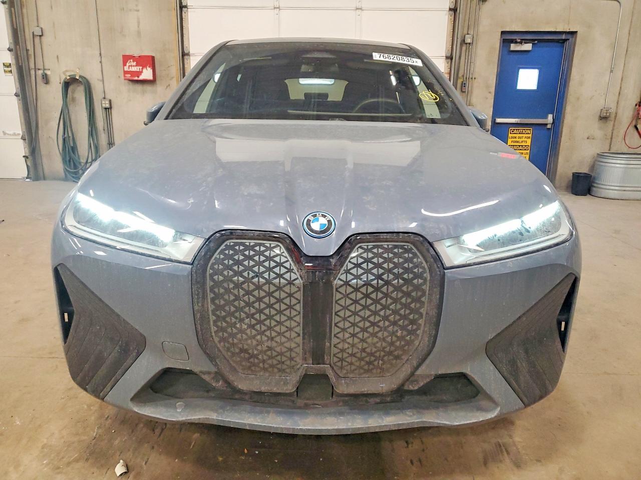 2023 BMW iX