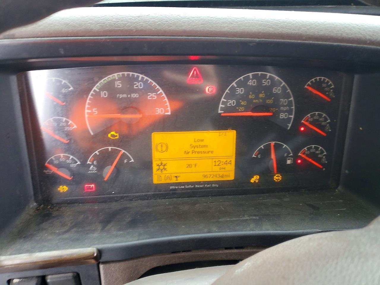 2013 VOLVO VNL