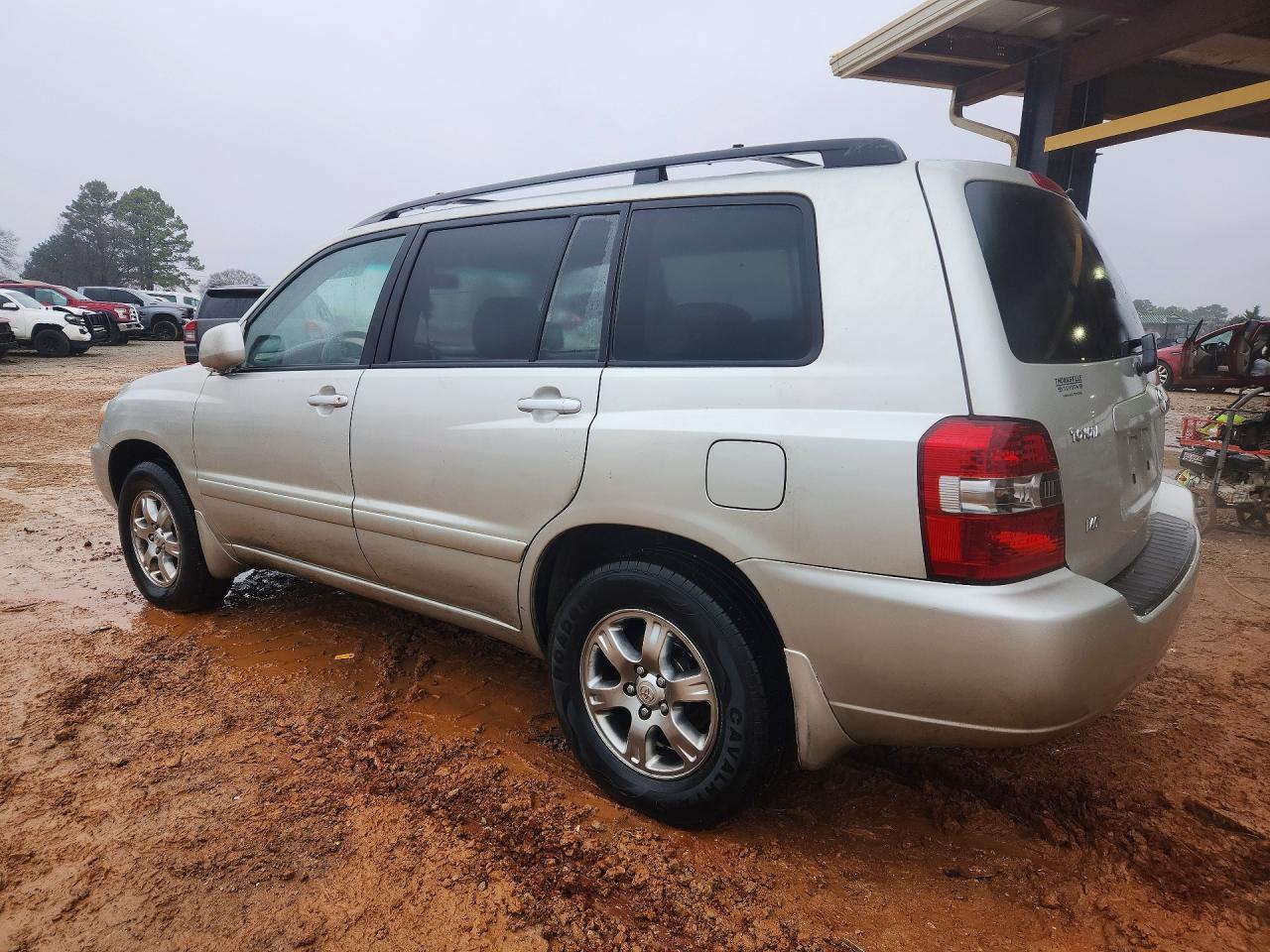 2004 TOYOTA HIGHLANDER