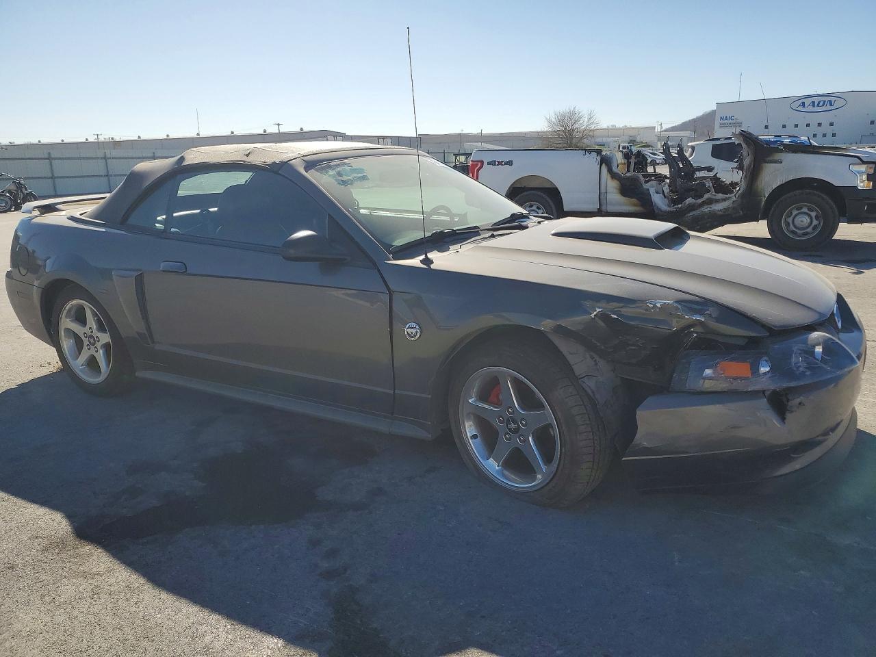 2004 FORD MUSTANG