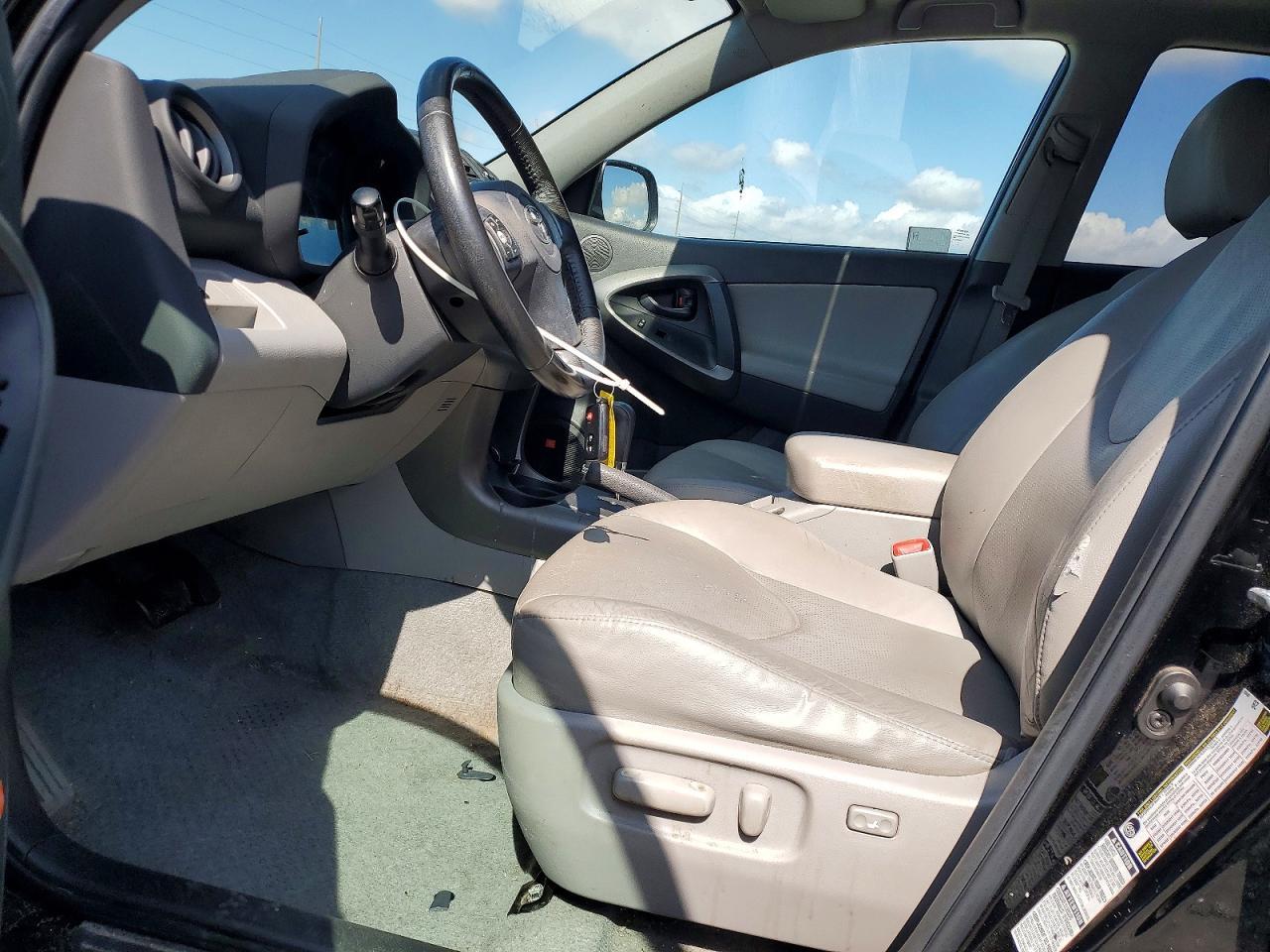 2011 TOYOTA RAV4