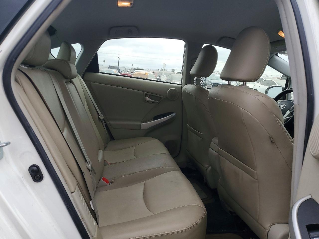 2015 TOYOTA PRIUS