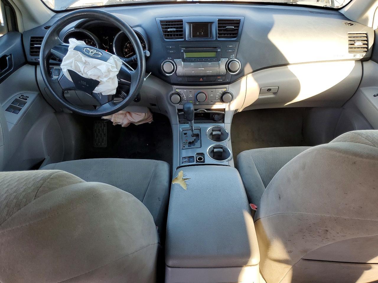 2010 TOYOTA HIGHLANDER