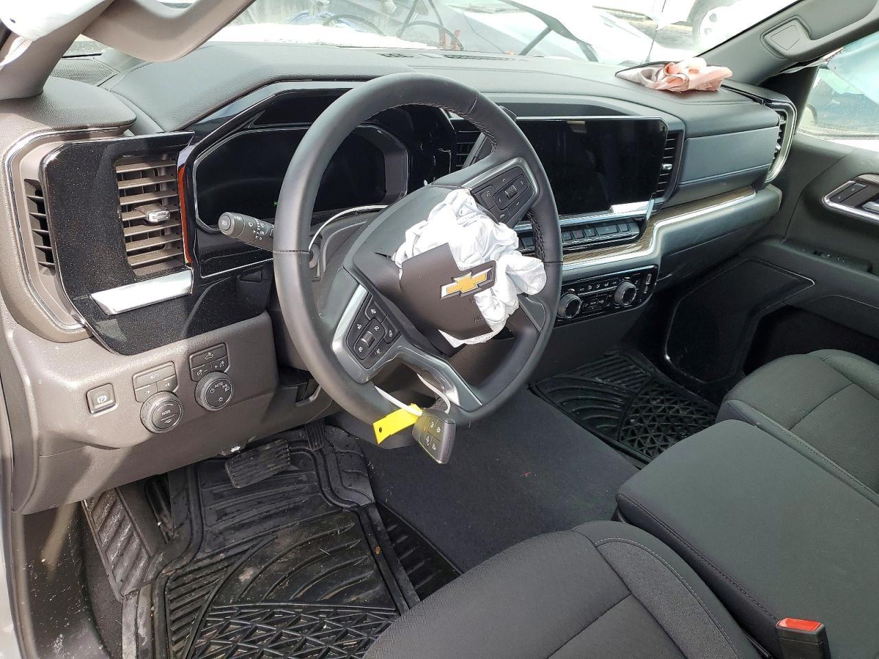 2026 CHEVROLET Silverado