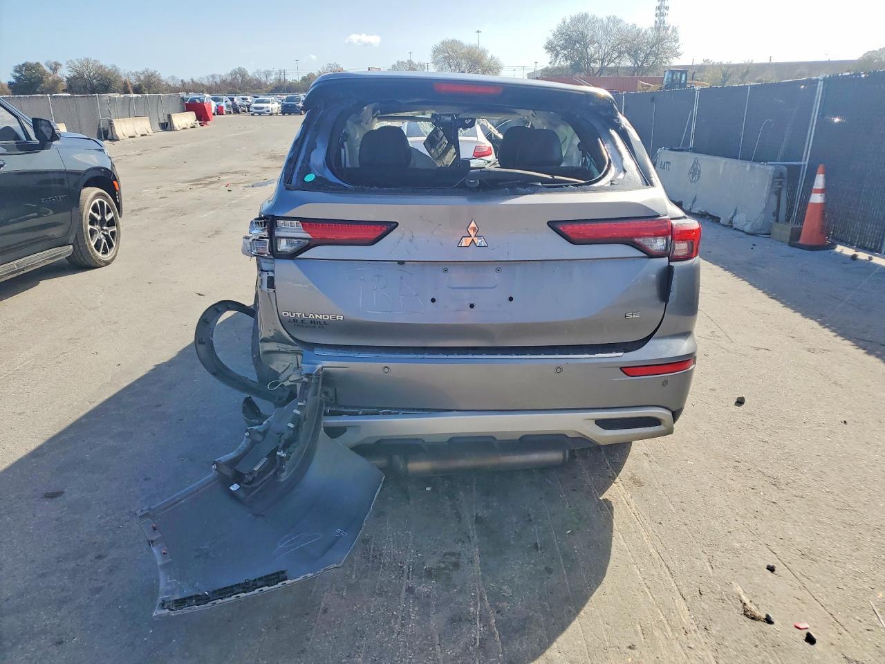 2023 MITSUBISHI outlander