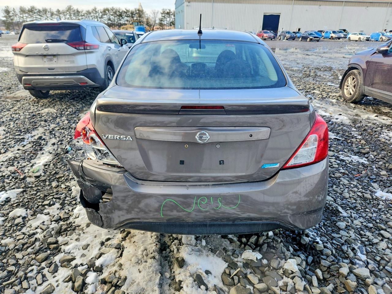 2016 NISSAN VERSA