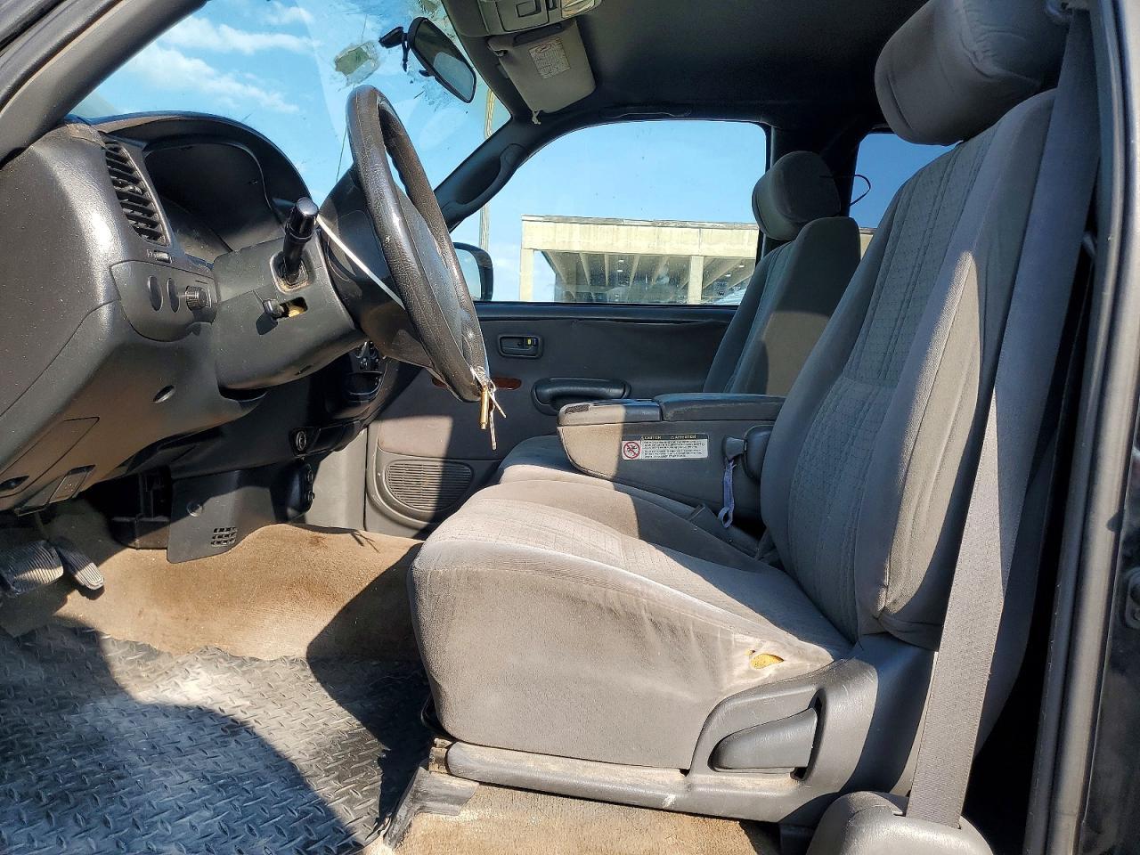 2004 TOYOTA TUNDRA