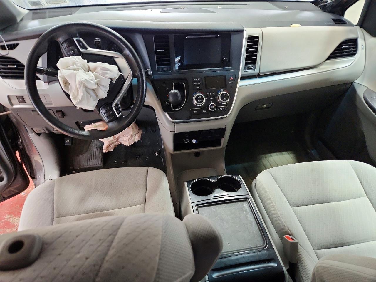 2015 TOYOTA SIENNA