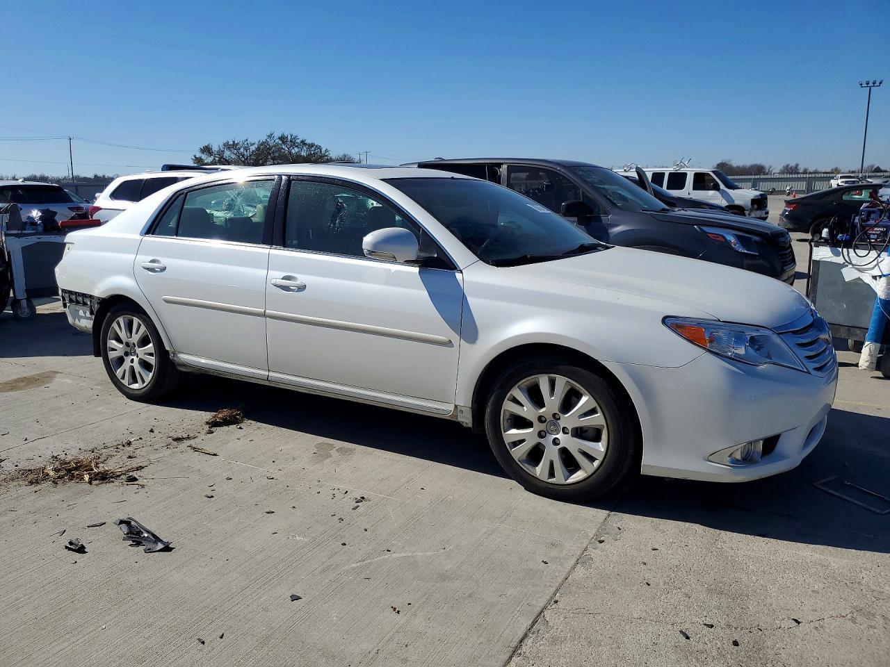 2011 TOYOTA Avalon
