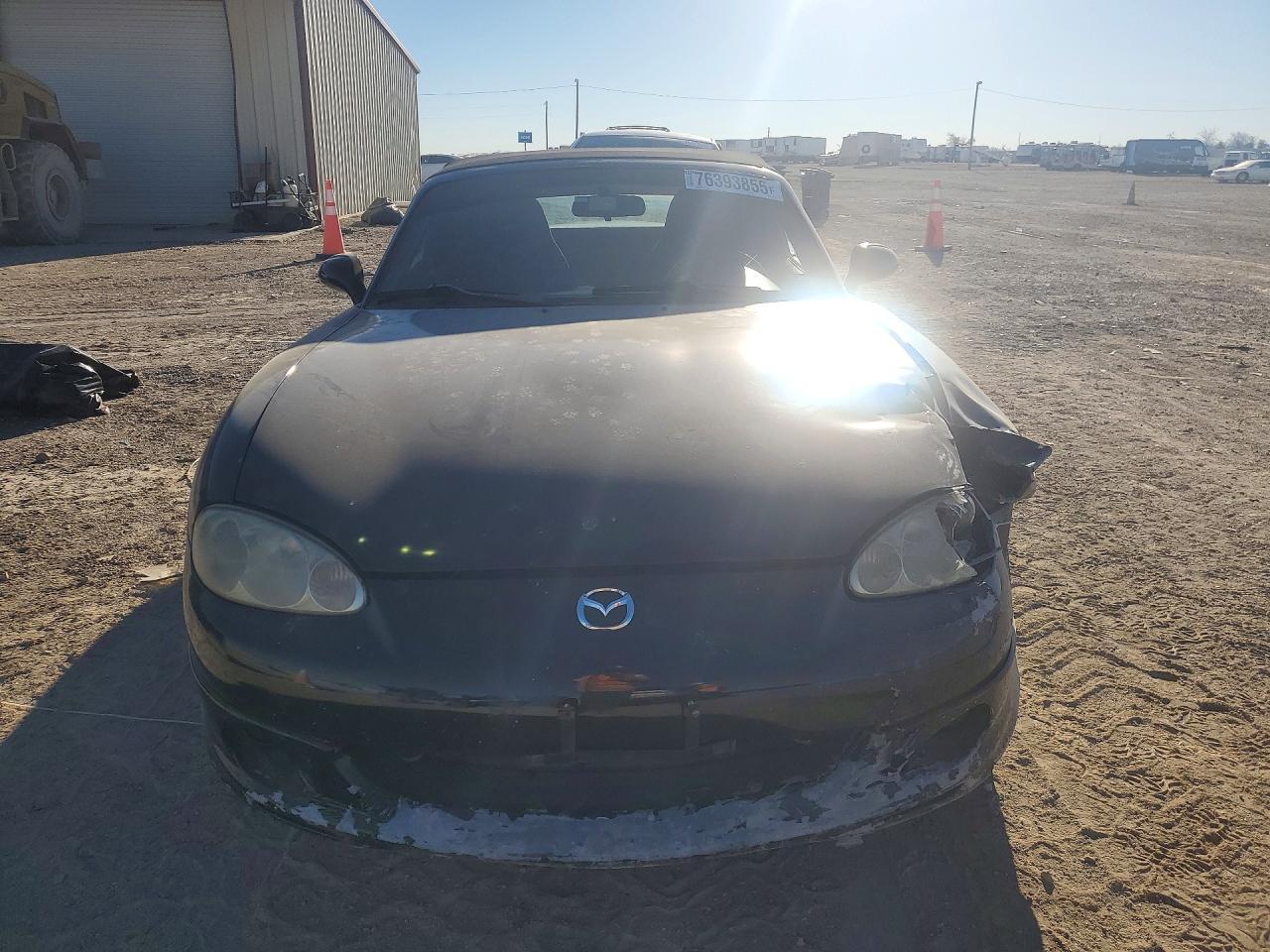 2004 MAZDA MX-5 Miata