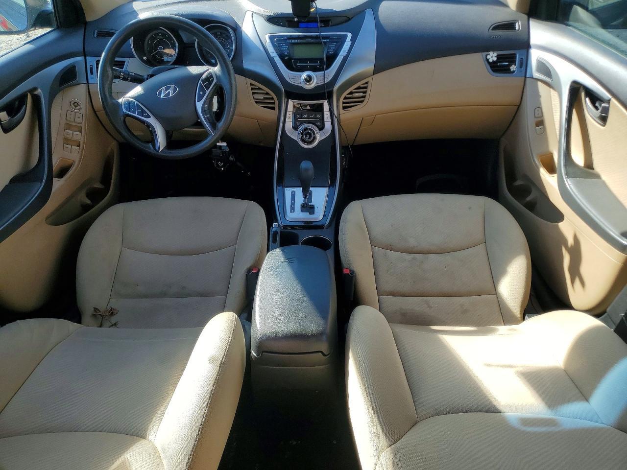 2012 HYUNDAI ELANTRA