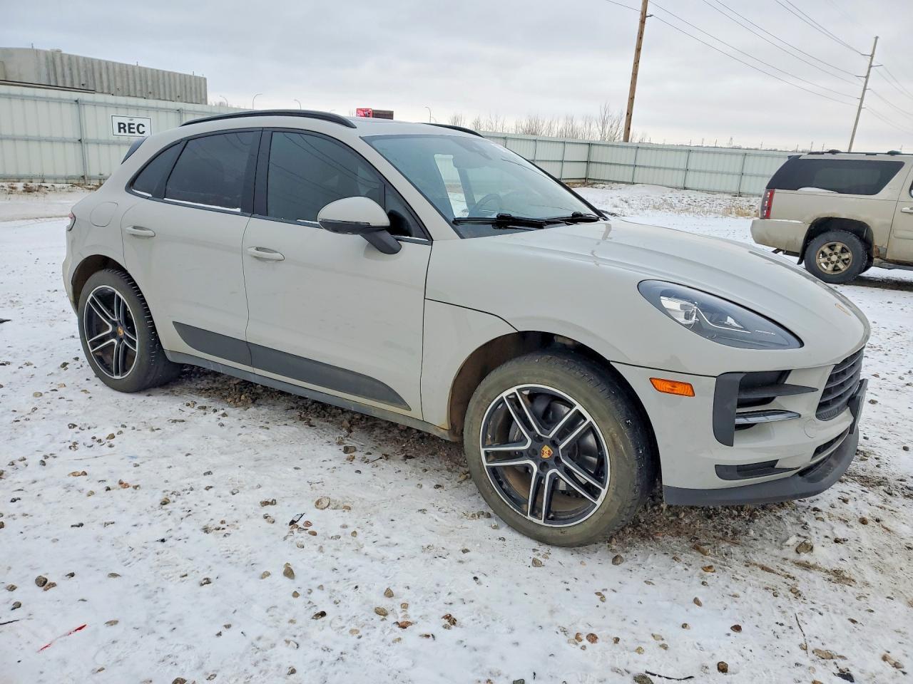 2021 PORSCHE Macan
