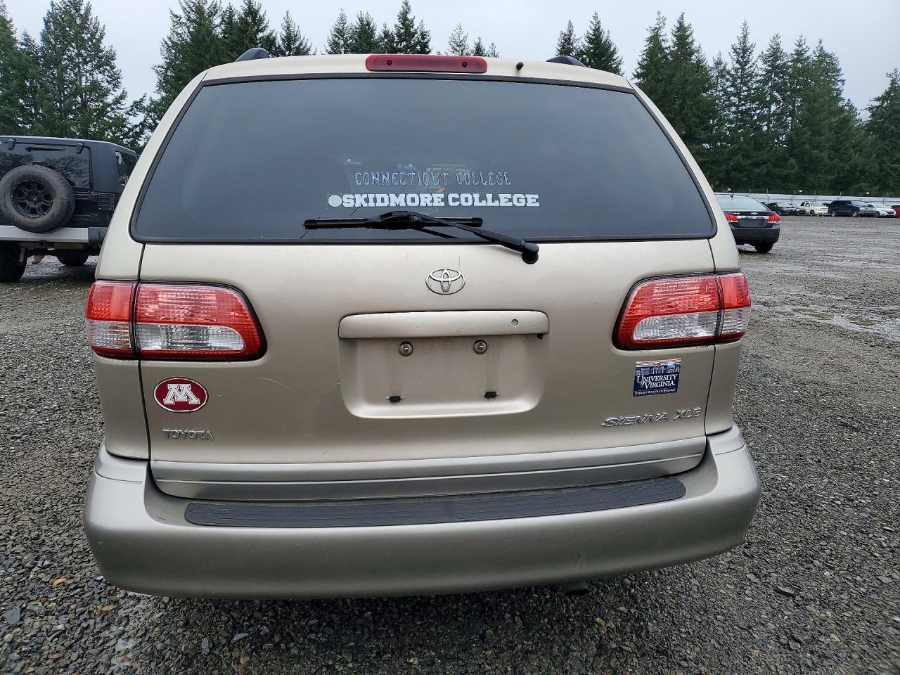 2002 TOYOTA SIENNA