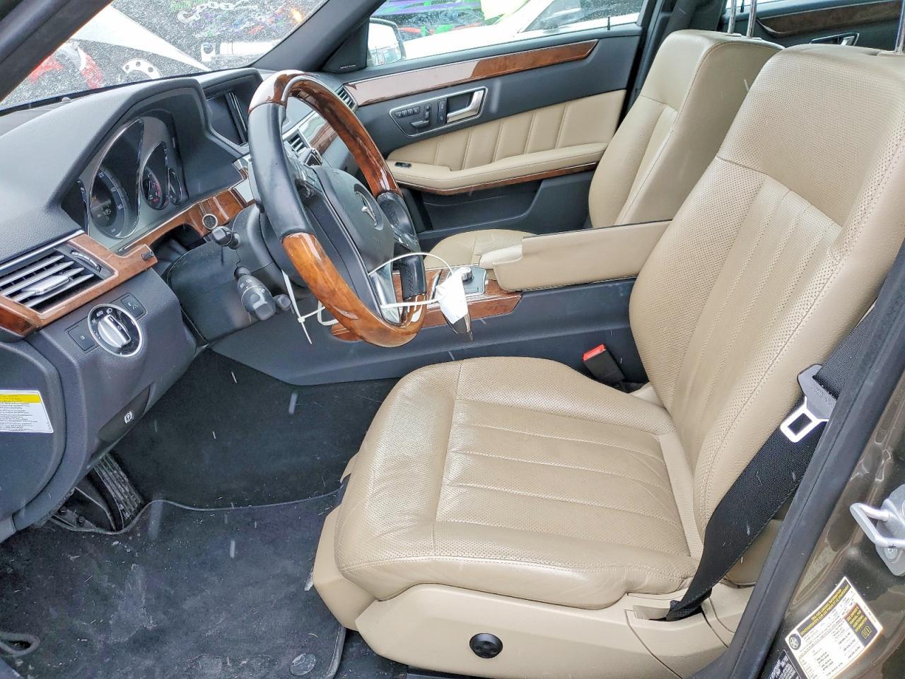 2013 MERCEDES-BENZ E-Class