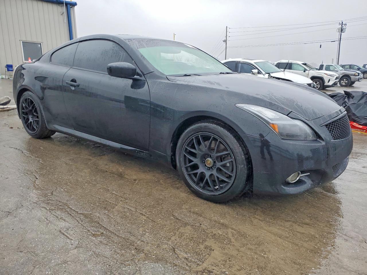 2011 INFINITI G37