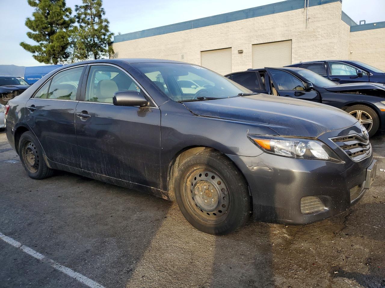 2011 TOYOTA CAMRY