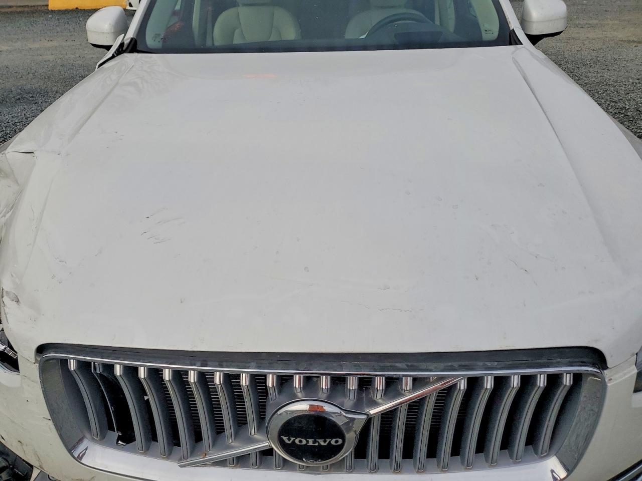 2024 VOLVO XC90