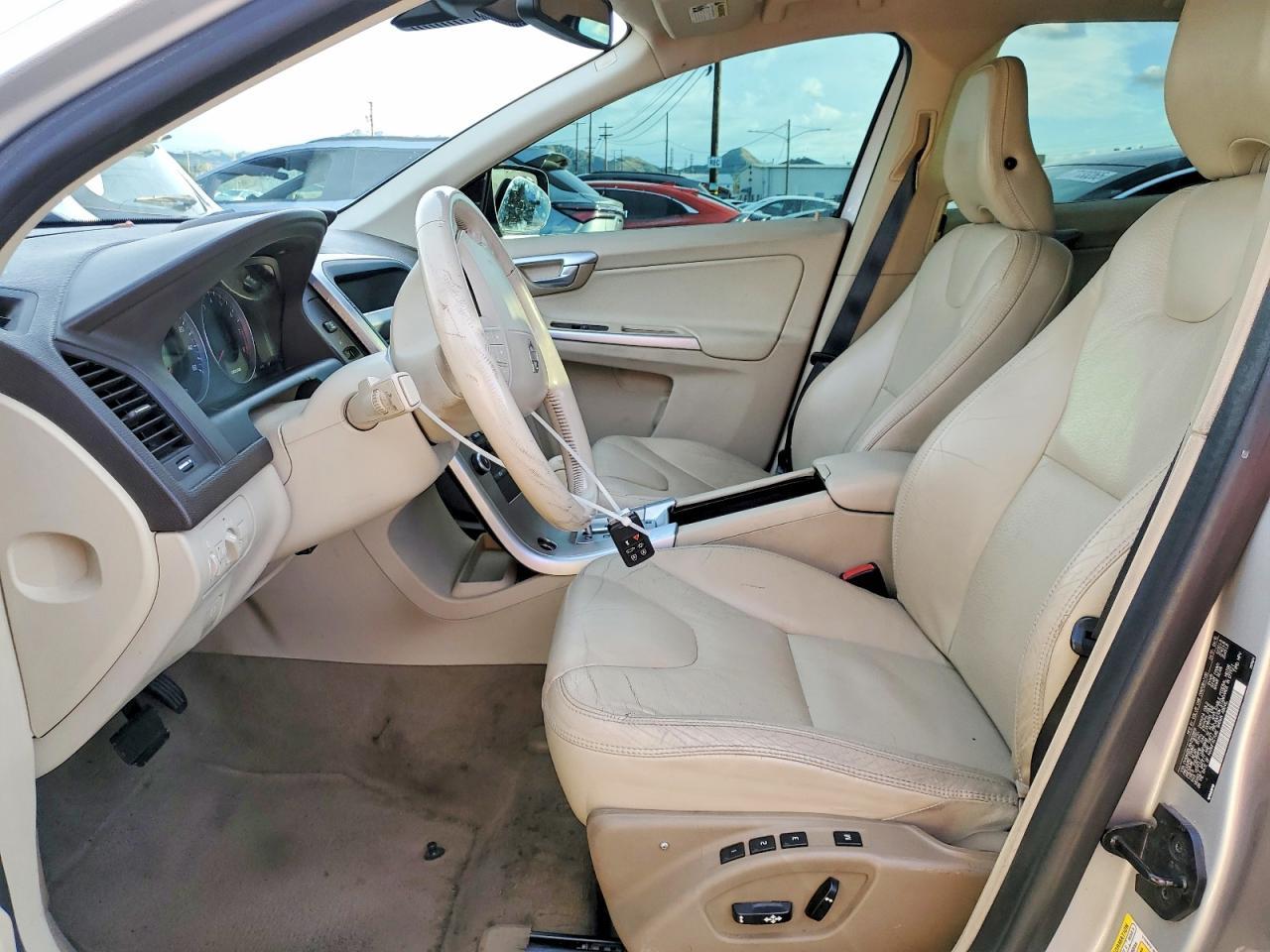 2010 VOLVO XC60