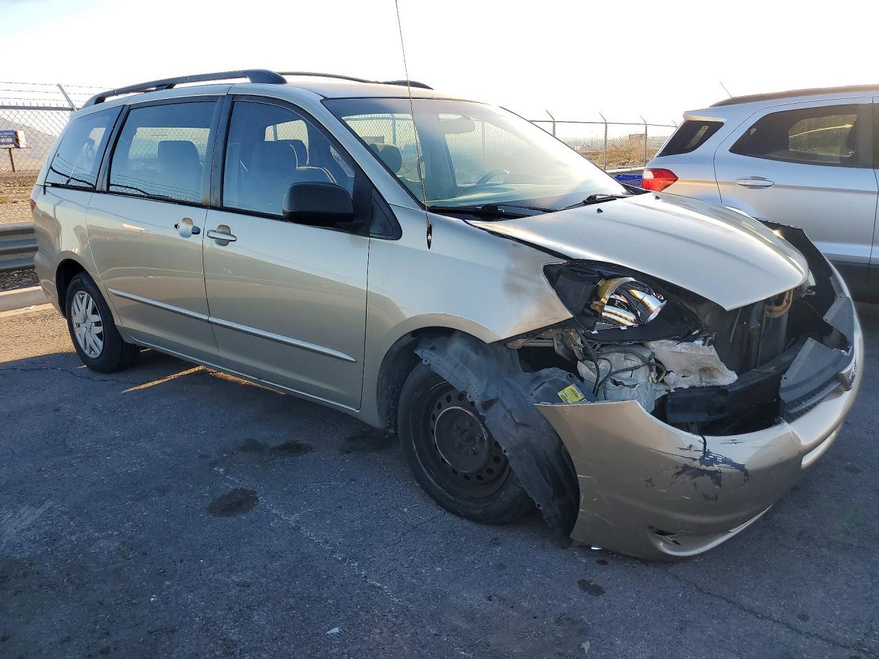 2005 TOYOTA SIENNA