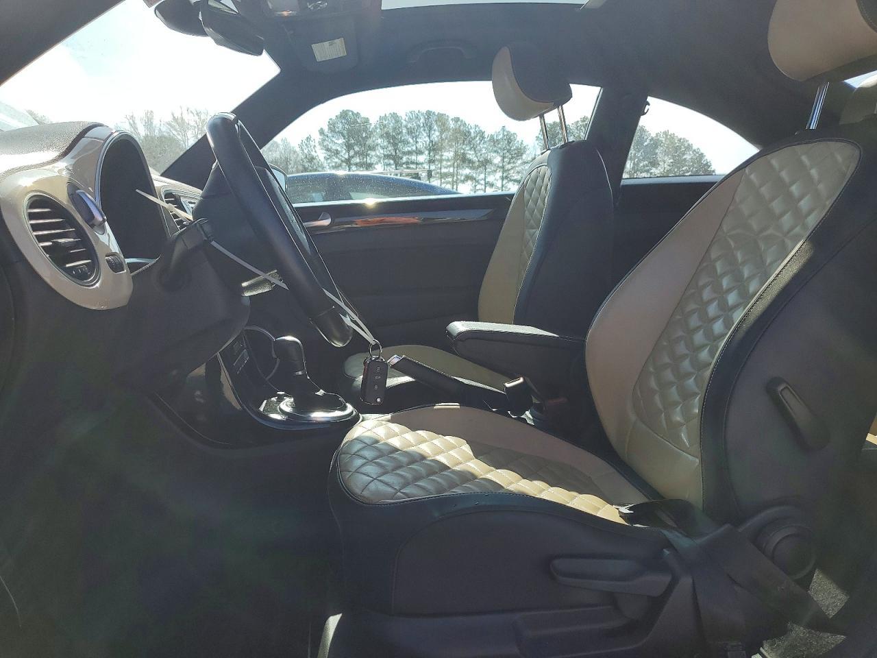 2019 VOLKSWAGEN Beetle