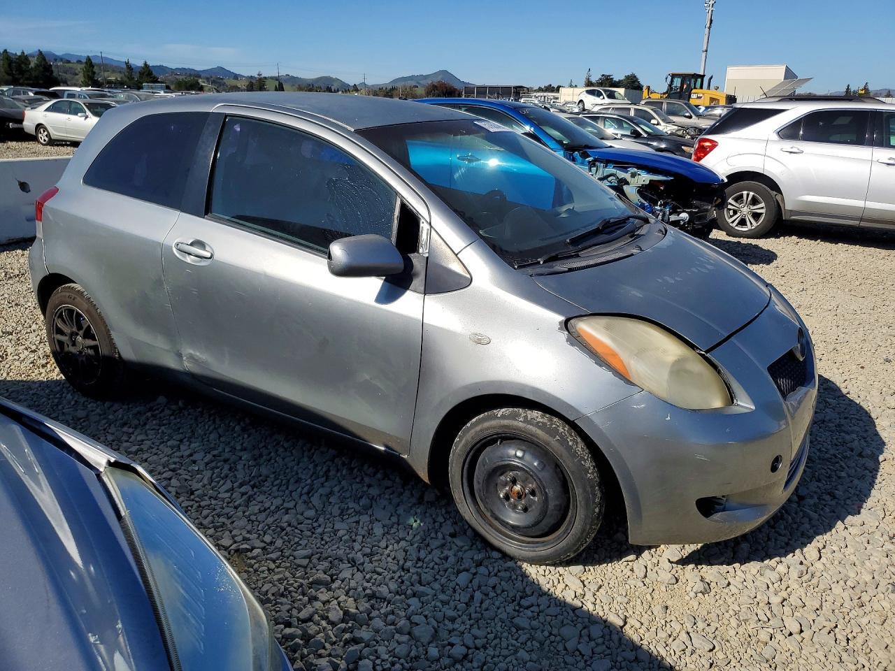 2011 TOYOTA YARIS