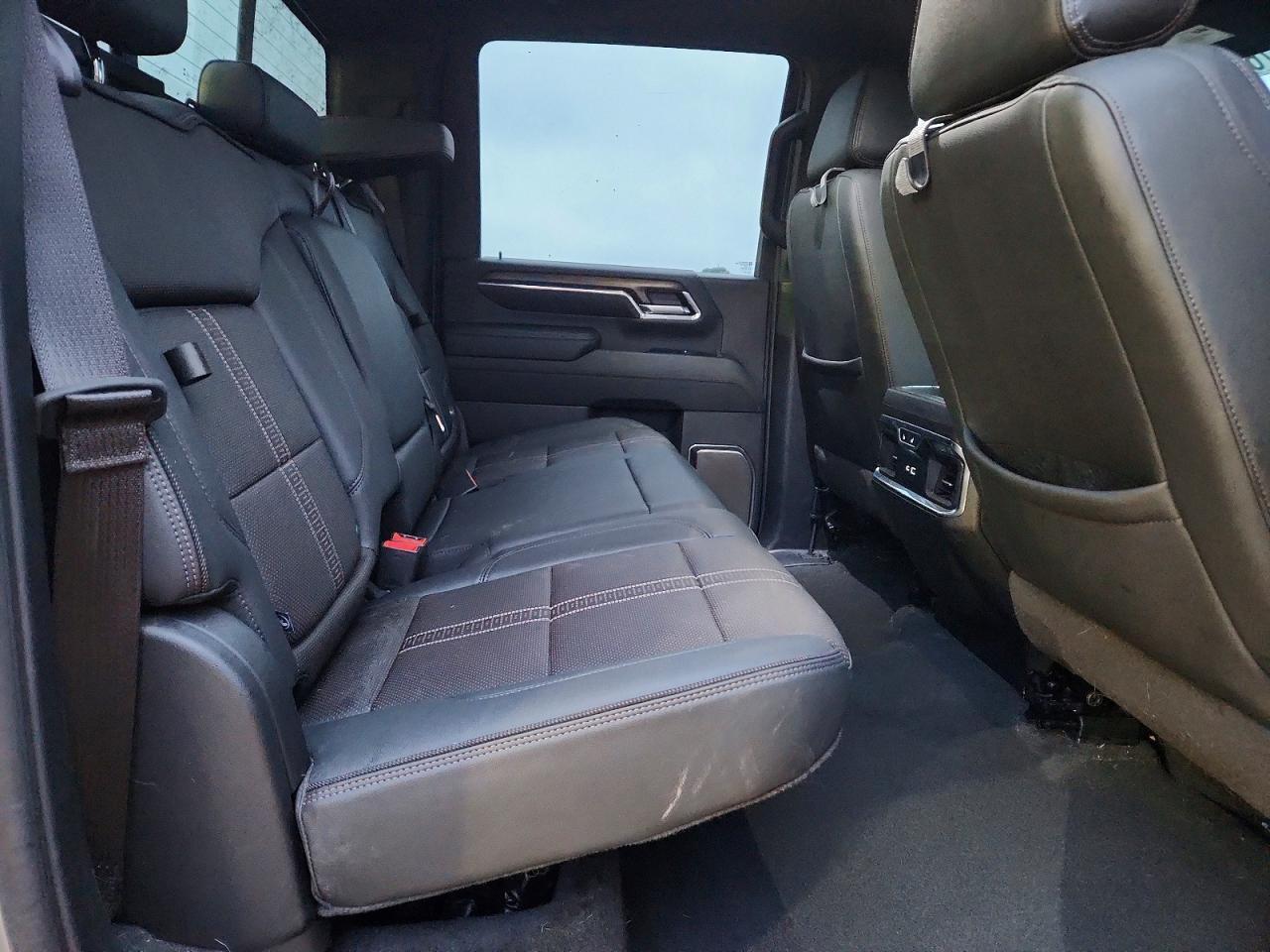 2024 CHEVROLET Silverado