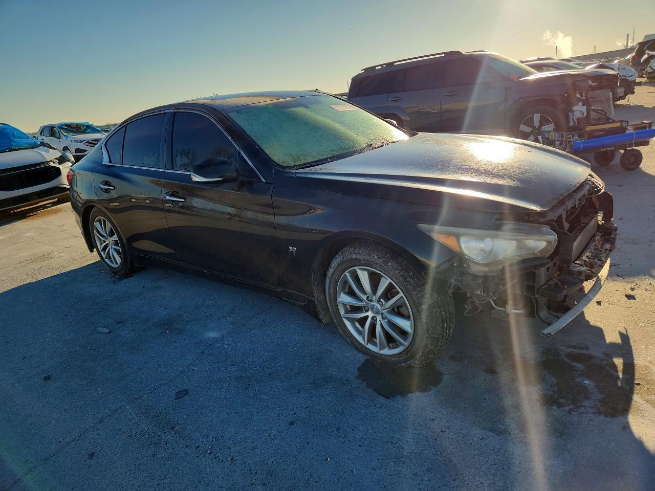 2015 INFINITI Q50