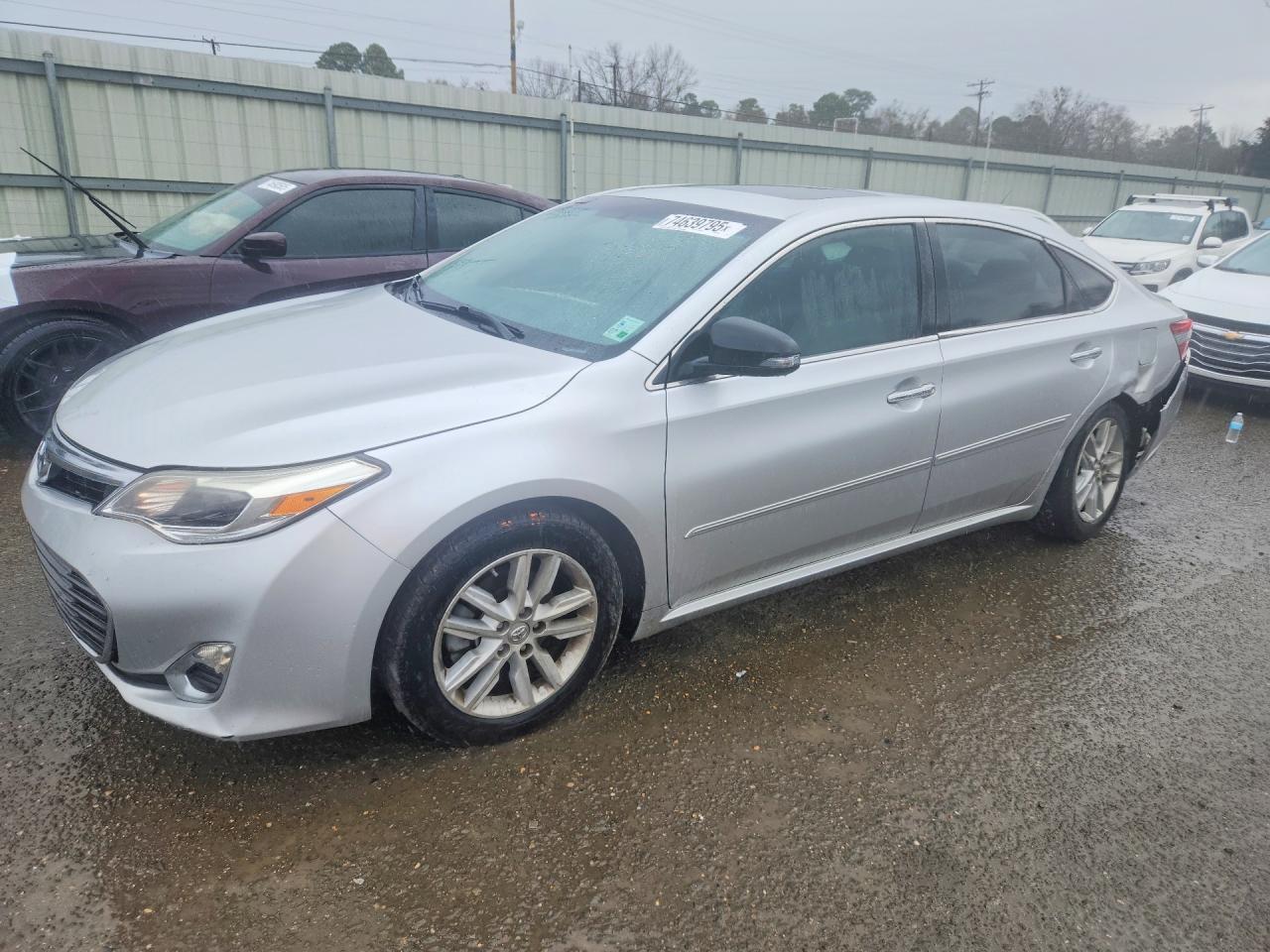 2013 TOYOTA Avalon