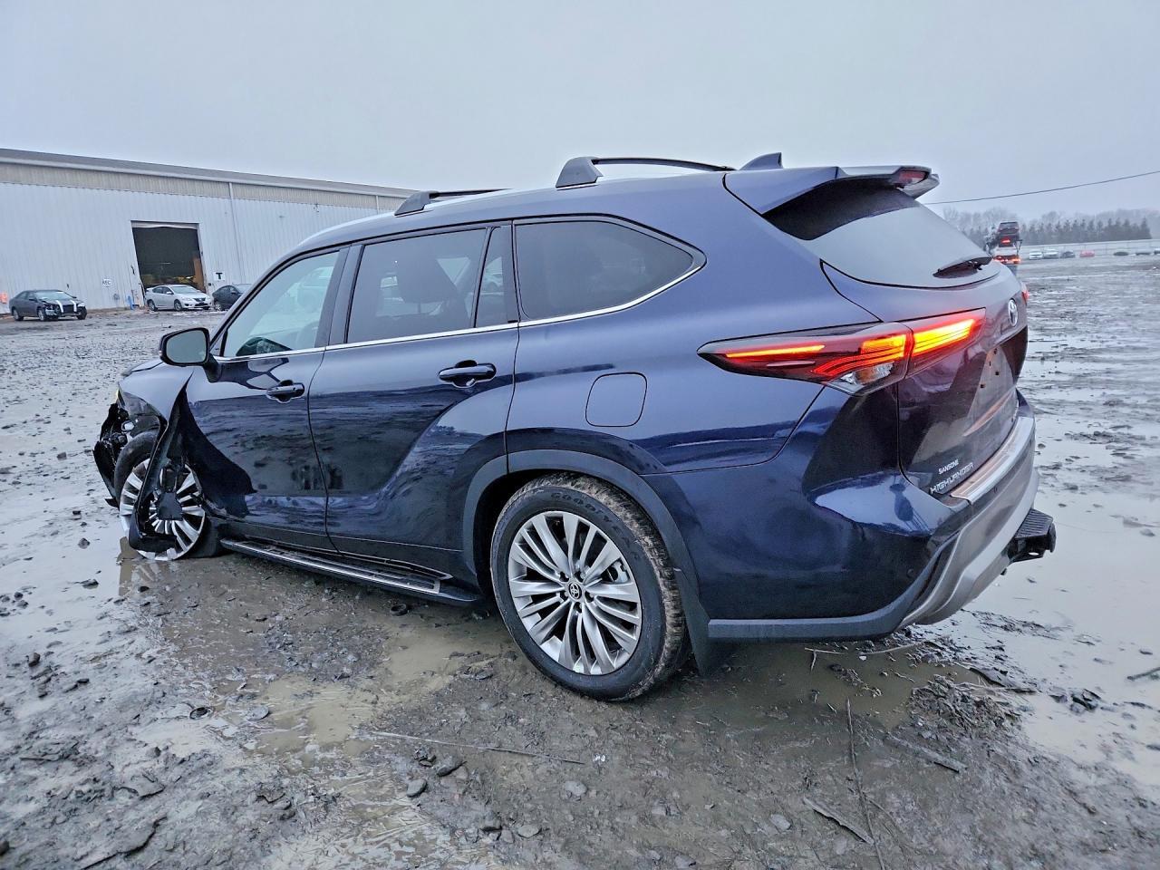 2025 TOYOTA HIGHLANDER