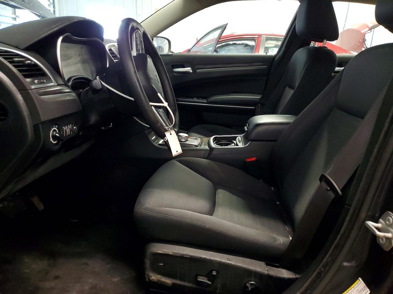 2019 CHRYSLER 300