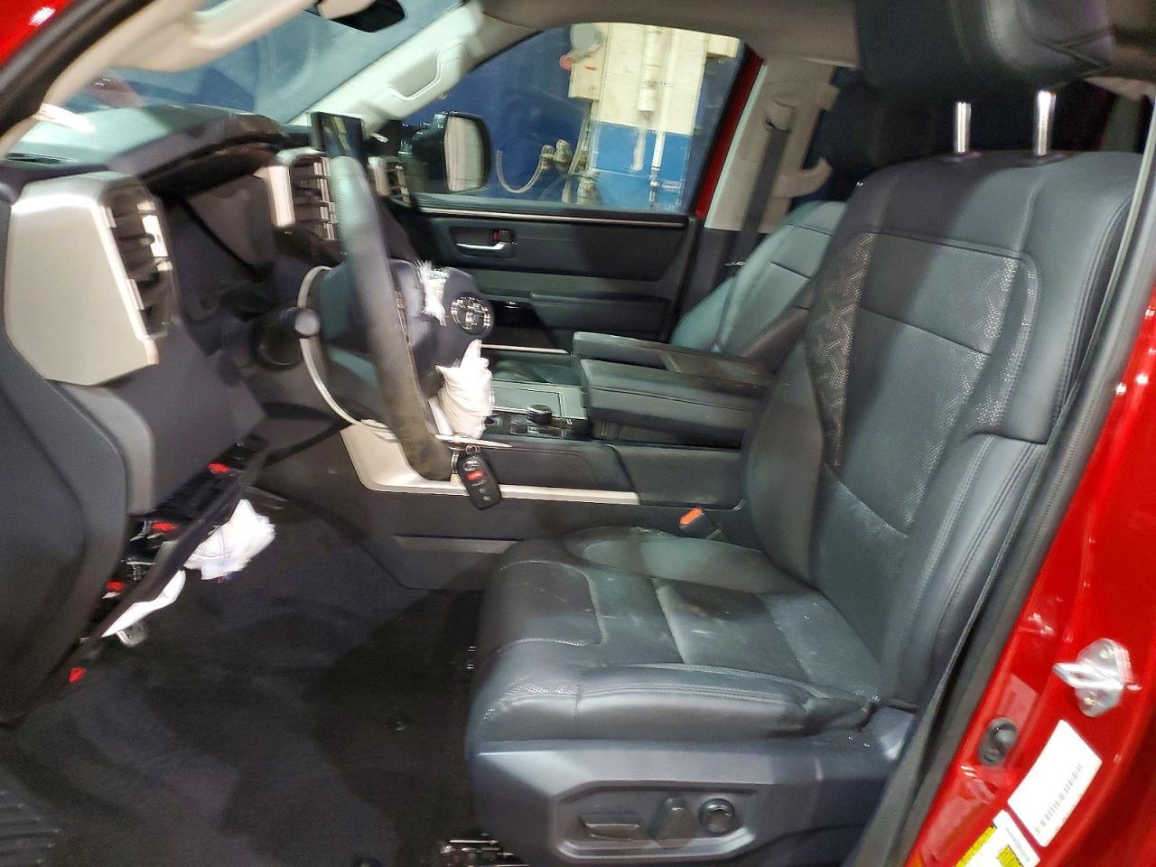 2024 TOYOTA Sequoia