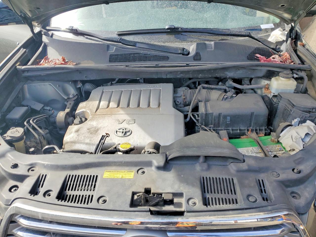 2010 TOYOTA HIGHLANDER